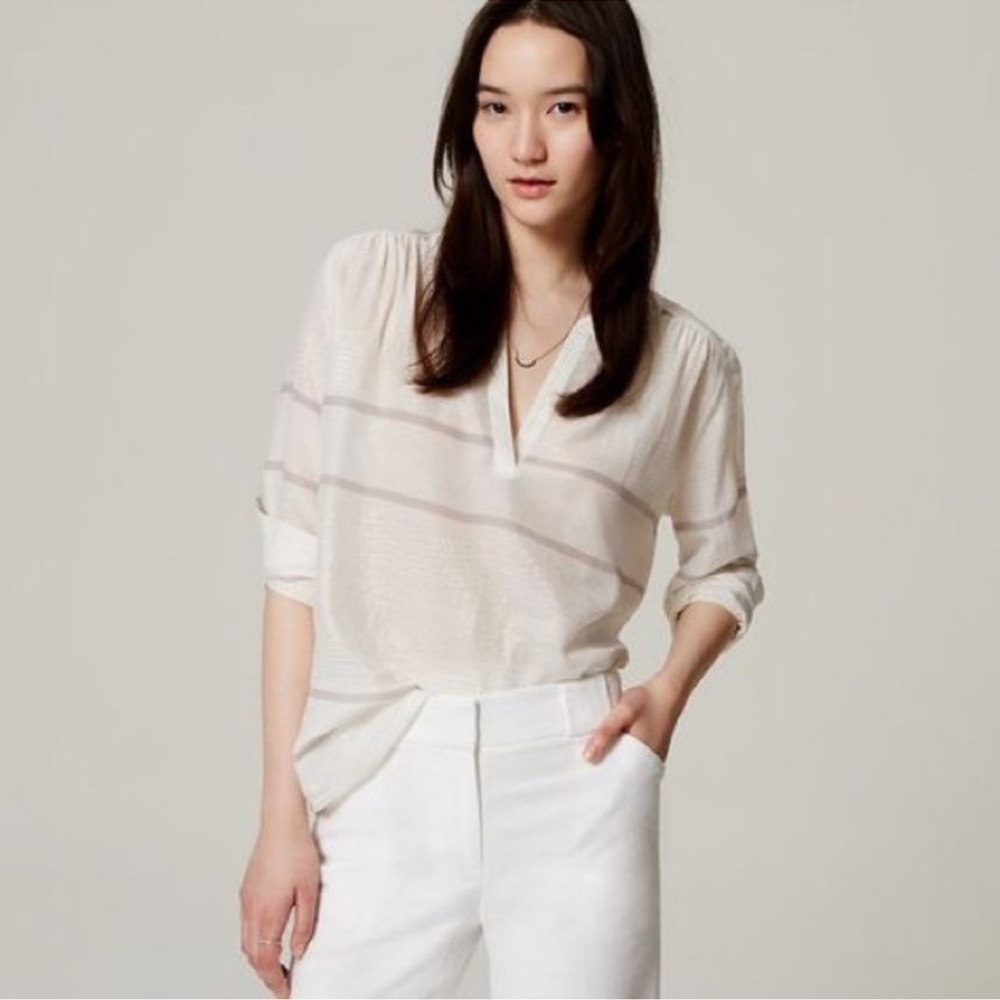 Ann Taylor loft women Ivory copper /metallic thread v-neck blouse size small